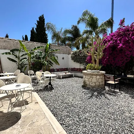 Leonidas Hotel Çeşme