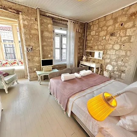 Otel Leonidas Çeşme