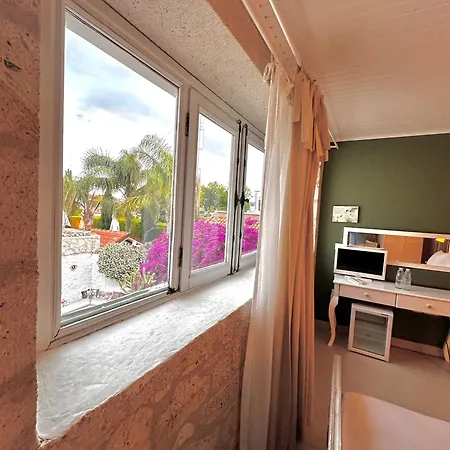 Otel Leonidas Çeşme