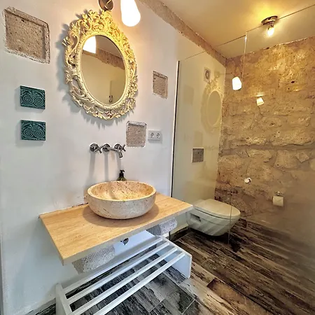 Otel Leonidas Çeşme