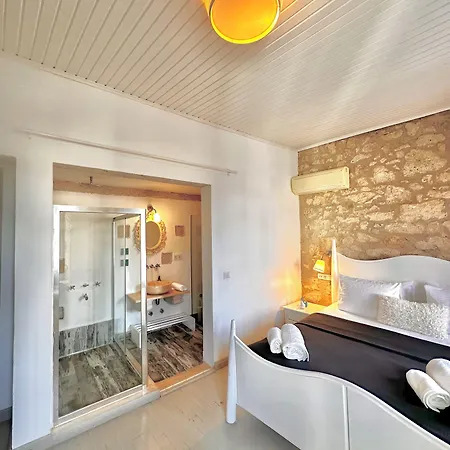 Leonidas Otel Çeşme