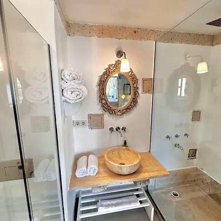 Leonidas Otel Çeşme