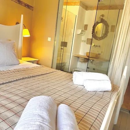 Leonidas Otel *